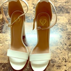 Windsor beige heels